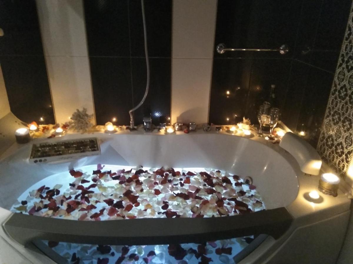 Home in Center with jacuzzi Ivano-Frankivsk Buitenkant foto