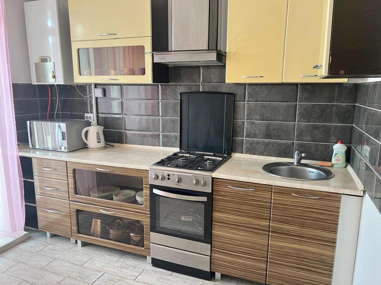 Home in Center with jacuzzi Ivano-Frankivsk Buitenkant foto